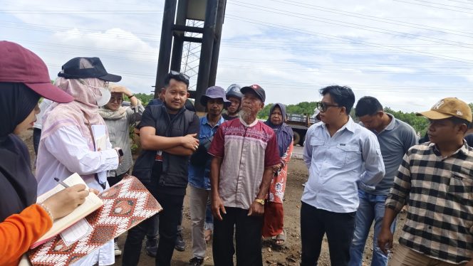 
 Pengadilan Negeri Unaaha melaksanakan Pemeriksaan Setempat (PS) terkait gugatan lingkungan hidup PT dan PT VDNI di Kecamatan Morosi, Kabupaten Konawe, Sulawesi Tenggara. Foto: Istimewwa