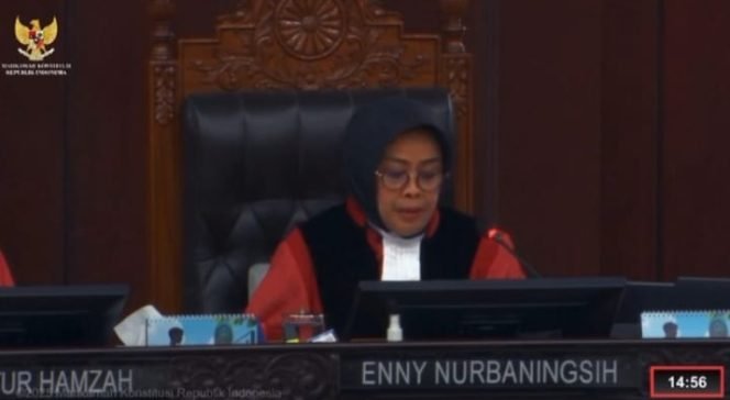 
 Hakim MK, Enny Nurbaningsih. Foto: Istimewa