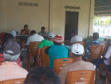 Musyawarah membahas kepengurusan air bersih Kelurahan Dongkala guna mewujudkan kesejahteraan dan keberlangsungan hidup masyarakat yang berkelanjutan. Foto: Istimewa  