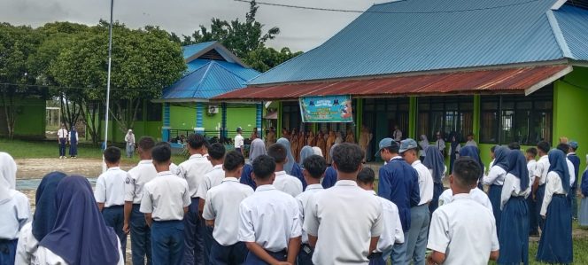 
 Upacara pembukaan MPLS SMAN 8 Konawe Selatan. Foto: Penafaktual.com