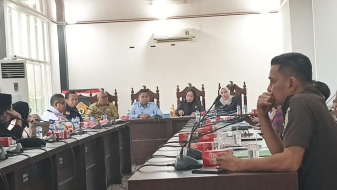 
 Dengar Pendapat (RDP) DPRD Provinsi Sulawesi Tenggara menyebut ada indikasi kerusakan lingkungan secara masif di Wilayah IUP PT Ifishdeco. Foto: Istimewa