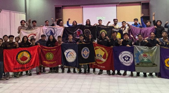 Pengurus Keluarga Mahasiswa Teknik Indonesia (KMTI). Foto: Istimewa