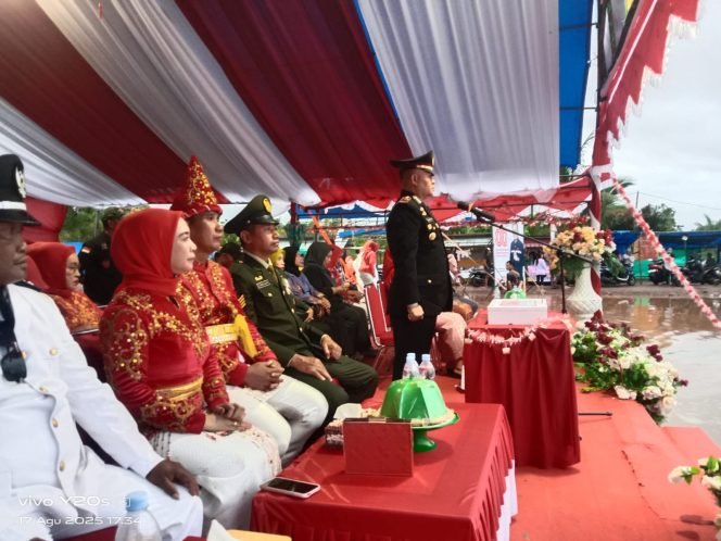  
Kapolsek Bondoala, Iptu Muh Heder Payapo, S.Pd., M.H., menjadi inspektur upacara penurunan bendera. Foto: Istimewa
