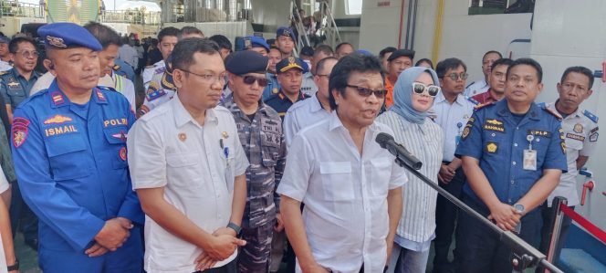 Wakil Ketua Komisi V DPR RI, Ridwan Bae, saat konferensi pers usai sosialisasi keselamatan pelayaran. Foto: Penafaktual.com
