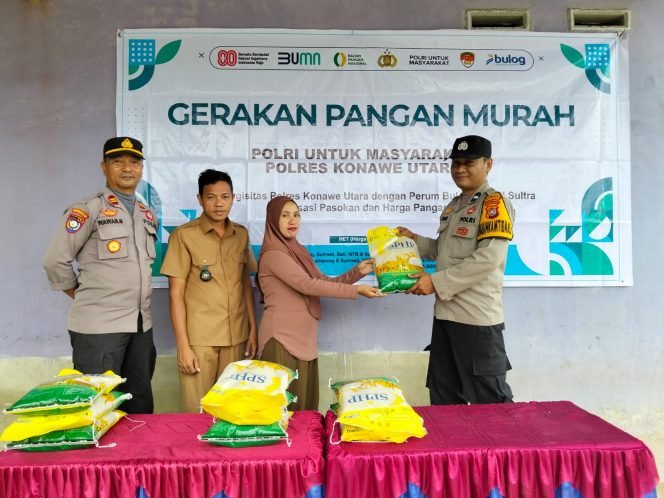 
 Polres Konawe Utara menggelar gerakan pangan murah di Desa Tondowatu dan Desa Puusiambu Kecamatan Motui. Foto: Istimewa