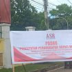Aliansi Suara Rakyat Sulawesi Tenggara mendirikan posko percepatan penangkapan Bupati Bombana, Ir Burhanuddin, di depan Kantor Kejaksaan Tinggi Sultra. Foto: Istimewa