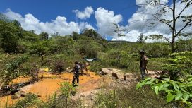 Polres Bombana melakukan patroli di sekitar wilayah Desa Wumbubangka, Kecamatan Rarowatu Utara. Foto: Istimewa