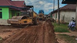 PT Wijaya Inti Nusantara melakukan penataan jalan desa sepanjang kurang lebih 400 meter dengan lebar 3 meter di Desa Torobulu. Foto: Istimewa