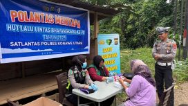 Satlantas Polres Konawe Utara menggelar bakti kesehatan berupa pemeriksaan kesehatan gratis bagi para pengemudi. Foto: Istimewa

