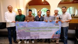 PT SBP sukses memberangkatkan beberapa warga lingkar tambang Desa Puusuli, Kecamatan Andowia, Konawe Utara, menunaikan ibadah umrah ke Tanah Suci. Foto: Istimewa