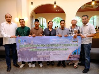 PT SBP sukses memberangkatkan beberapa warga lingkar tambang Desa Puusuli, Kecamatan Andowia, Konawe Utara, menunaikan ibadah umrah ke Tanah Suci. Foto: Istimewa