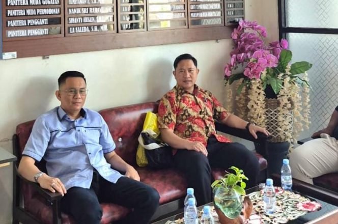 
 Andri Dermawan (kiri) Kuasa Hukum pelapor. Foto: Istimewa