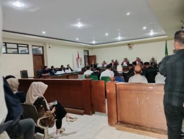 Sidang kasus dugaan tindak pidana korupsi tambang nikel di Kabupaten Kolaka Utara (Kolut), Sulawesi Tenggara (Sultra) di Pengadilan Negeri (PN) Kendari. Foto: Istimewa