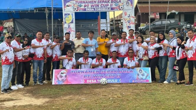 
 Pembukaan turnamen sepak bola antar‑pemuda PT WIN Cup II. Foto: Istimewa