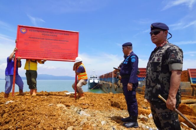 
 Penghentian sementara aktivitas pemanfaatan ruang laut yang tidak sesuai ketentuan di tiga lokasi di wilayah Provinsi Sulawesi Tenggara. Foto: Istimewa