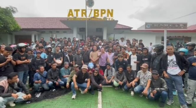 
 Relawan keadilan daan menggeruduk Kantor BPN Kota Kendari. Foto: Istimewa