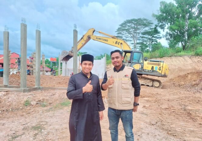 
 PT WIN Turunkan Excavator untuk Percepat Pembangunan Masjid Pondok Tahfiz di Parasi
