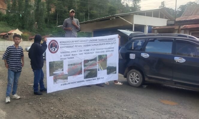 
 KM-LTB mendesak PT SEI, PT GNI, dan PT NNI agar segera merealisasikan janji ganti rugi kepada petani tambak dan nelayan yang terdampak pencemaran lingkungan di Sungai Buaya. Foto: Istimewa  