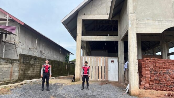 
 Satgas preventif Polres Konut menyambangi Gereja Oikumene Wanggudu Desa Punggomosi Kecamatan Asera untuk memastikan keamanan rumah ibadah. Foto: Istimewa  
