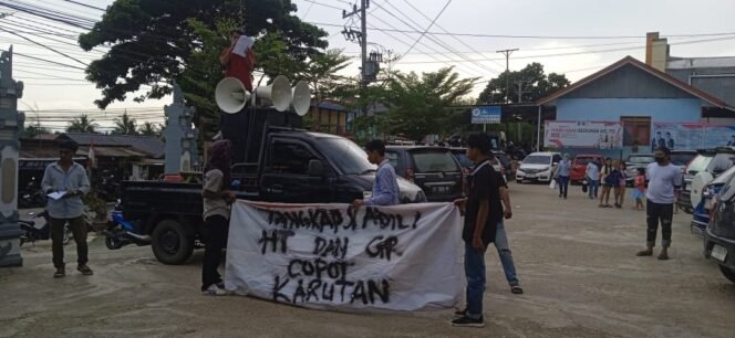 
 Jaringan Garuda Nusantara (JGN) Sulawesi Tenggara menggelar aksi demonstrasi di depan Rutan Kelas II A Kendari. Foto: Istimewa