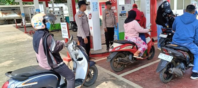 
 Pam Operasi Lilin Anoa 2025 melakukan monitoring di SPBU Belalo, Desa Belalo, Kecamatan Lasolo. Foto: Istimewa
