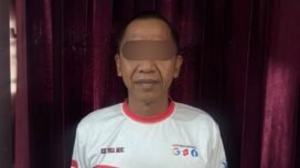 Guru SMP di Kendari inisial MY (55) diamankan polisi. Foto: Istimewa