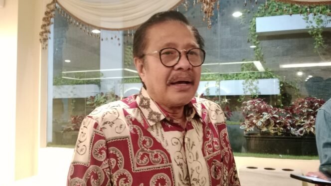 
 Mantan Gubernur Sultra, Nur Alam saat diwawancara di Hotel Horison Kendari. Foto: penafaktual.com