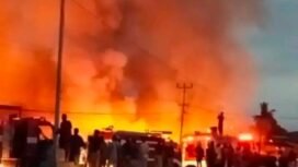 Kebakaran hanguskan puluhan kos, rumah hingga ruko di Andonuohu Kendari. Foto: Istimewa