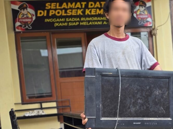 
 Pria inisial AA (31) ditangkap polisi usai bobol rumah warga di Kendari. Foto: Istimewa