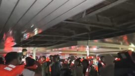 Penumpang KMP Nuku tampak panik saat kapal diterjang angin kencang di tengah laut. Foto: Istimewa