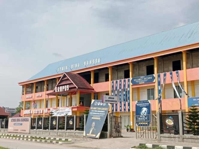 
 Kampus STMIK Bina Bangsa Kendari. Foto: Penafaktual.com