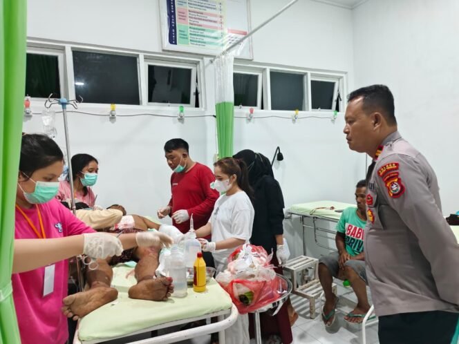 
 Korban, Robertus Lantamo (38) menjalani perawatan medis usai diterkam buaya. Foto: Istimewa