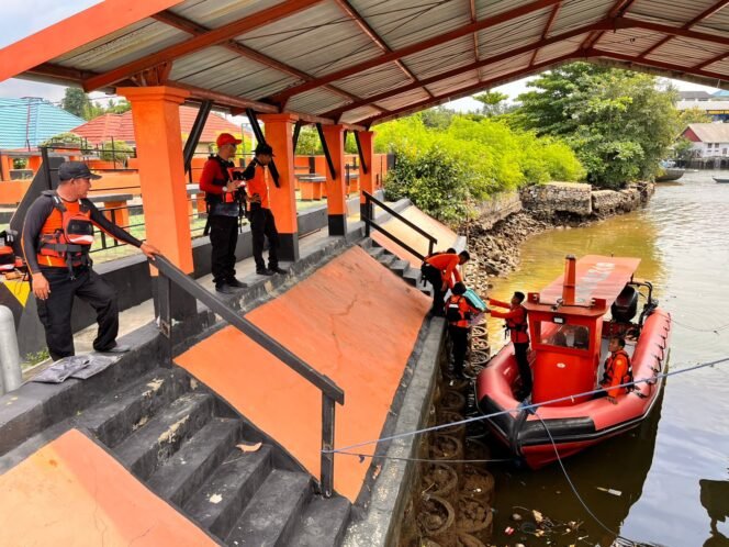 
 Tim SAR dikerahkan untuk melakukan operasi pencarian terhadap korban. Foto: Istimewa