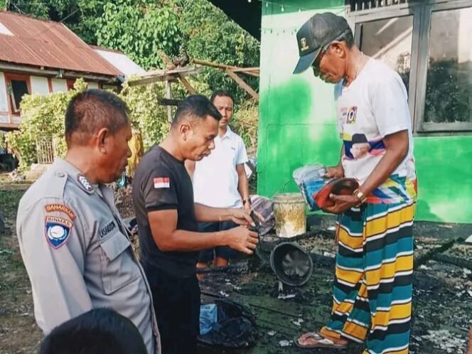 
 Uang tunai Rp 9 juta ditemukan selamat dalam insiden kebakaran rumah di Buton Selatan. Foto: Istimewa