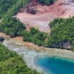 Hutan di kawasan pantai Kartika Moramu Utara, Konsel tampak menggundul akibat aktivitas pertambangan. Foto: Istimewa.