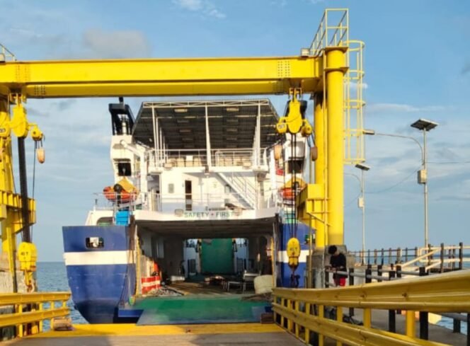 
 Kapal Ferry KMP Oputa Yi Koo Dihentikan