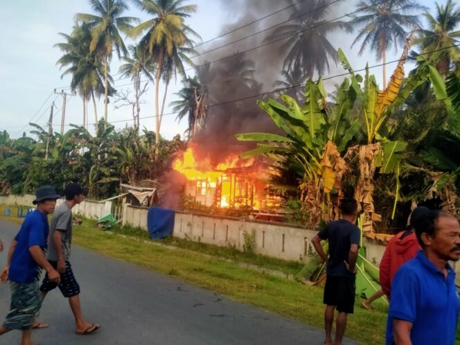 
 Rumah Warga di Desa Parigi Muna ludes terbakar, Selesa, 27 Januari 2025. Foto: Istimewa
