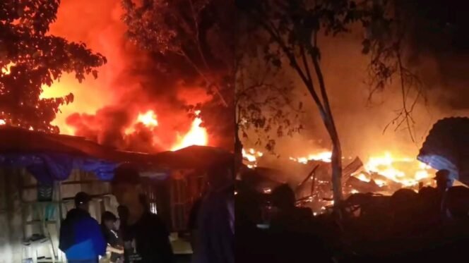 
 Kebakaran di Pasar Sentral Wakuru Muna hanguskan  40 lapak pedangang. Foto: Istimewa