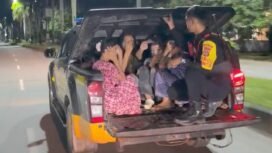 Kelompok remaja putri diamankan polisi usai terlibat perkelahian. Foto: Istimewa
