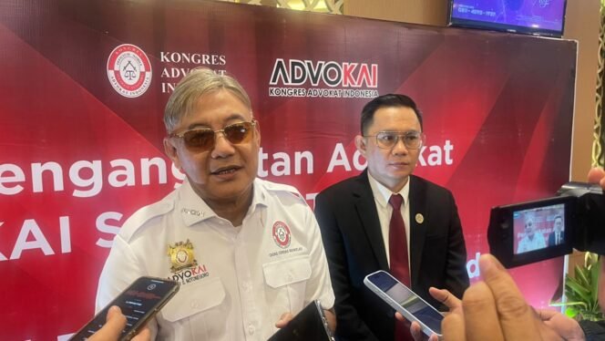 
 Ketua Presidium DPP KAI, Dr. Heru S. Notonegoro bersama Ketua DPW KAI Sultra Andri Darmawan saat memberikan keterangan pers. Foto: Istimewa