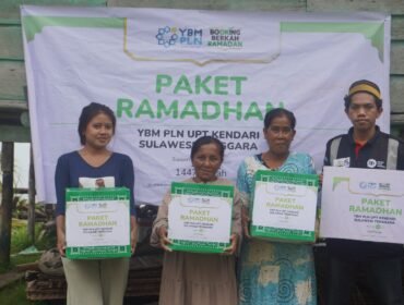 Penyaluran paket Ramadan kepada masyarakat Pulau Torohguso, Kecamatan Lasolo Kepulauan, Kabupaten Konawe Utara. Foto: Istimewa