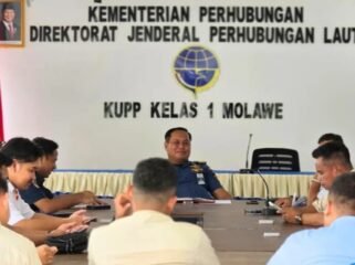 Rapat internal Seksi Kesyahbandaran Kantor Unit Penyelenggara Pelabuhan  (KUPP) Kelas I Molawe. Foto: Istimewa