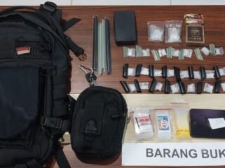 Barang bukti yang disita dari tangan pelaku insial RD (23). Foto: Istimewa