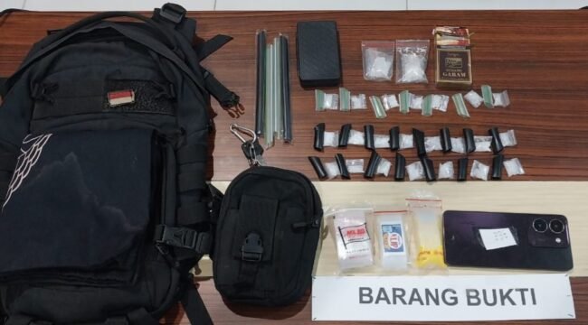 Barang bukti yang disita dari tangan pelaku insial RD (23). Foto: Istimewa