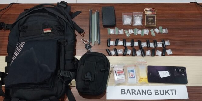 
 Barang bukti yang disita dari tangan pelaku insial RD (23). Foto: Istimewa