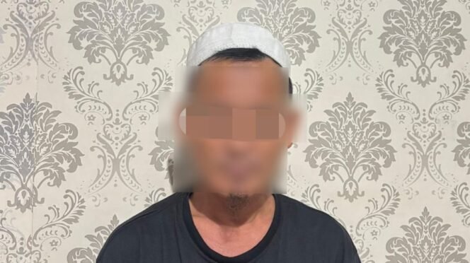 
 Pria insial Y (44) tersangka kasus pencabulan anak di Kendari. Foto: Istimewa