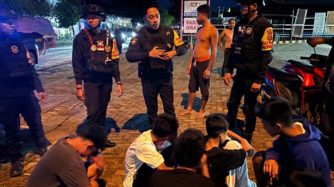 
 Sembilan remaja diamakan polisi diduga terlibat aksi tawuran di Puuwatu Kendari. Foto: Istimewa