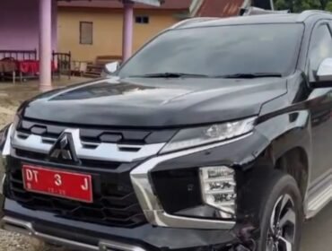Mobil Dinas Ketua DPRD Kolaka Utara. Foto: Istimewa