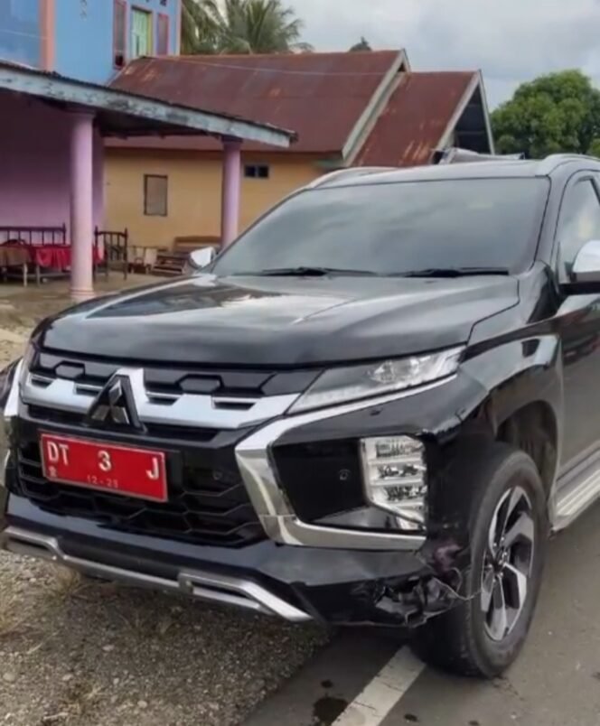 
 Mobil Dinas Ketua DPRD Kolaka Utara. Foto: Istimewa