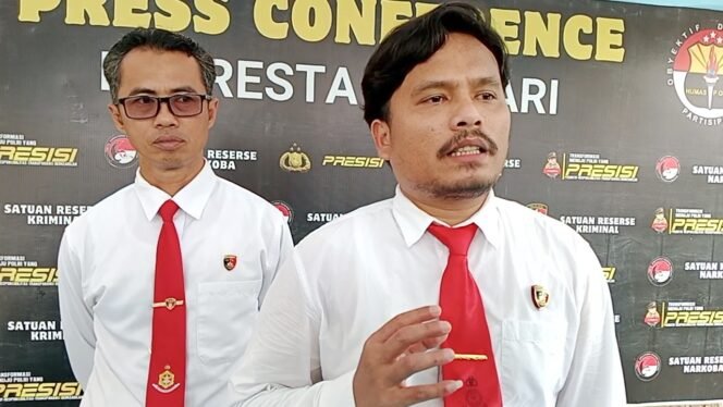 
 Kasat Reskrim Polresta Kendari, AKP Weliwanto Malau (kanan). Foto: Penafaktual.com